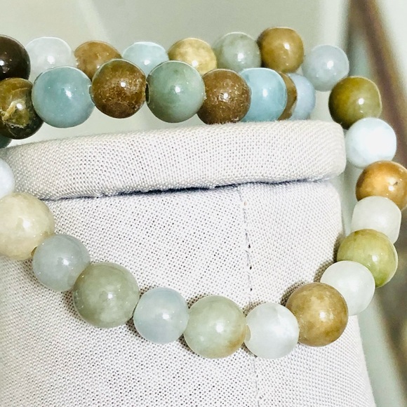 Vintage Green Aventurine Necklace & Stone Bracelet Stack - Picture 4 of 15